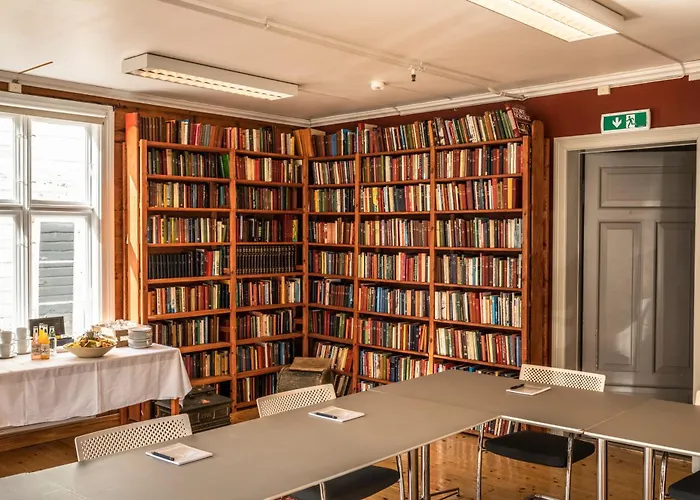 Sogndalstrand Kulturhotell מלון Sogndalsstrand